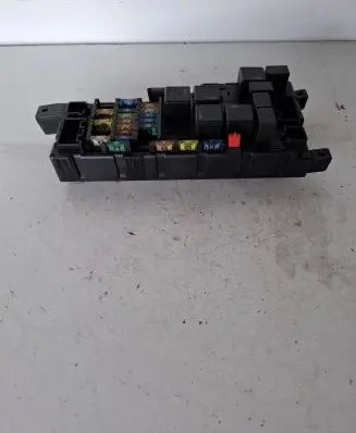 Volvo V70 Fuse module 8637841 518717004