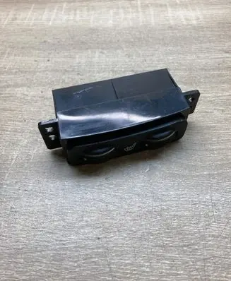 Toyota Avensis T250 Seat heating switch 453417 4172D70