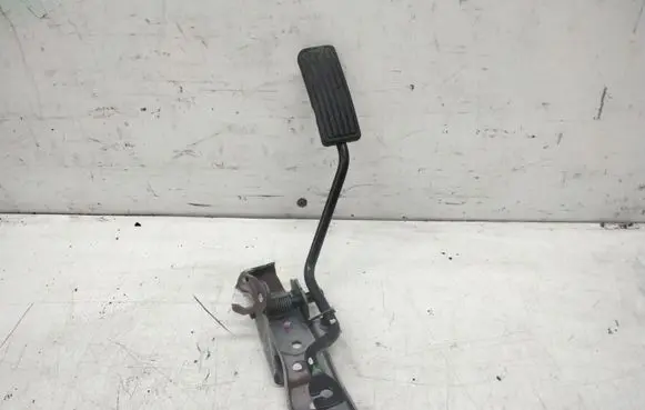 Honda FR-V Accelerator throttle pedal