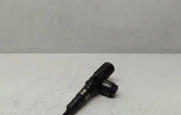 Audi A4 S4 B6 8E 8H Fuel injector 03G130073G