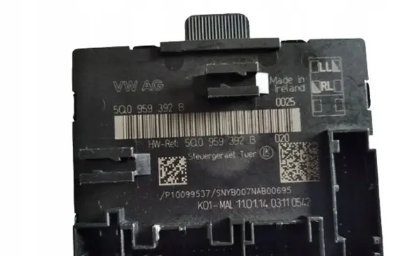 Volkswagen Golf VII Door control unit/module 5Q0959392B