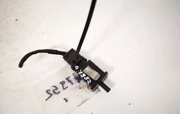 BMW 5 E39 Sensor 1378149