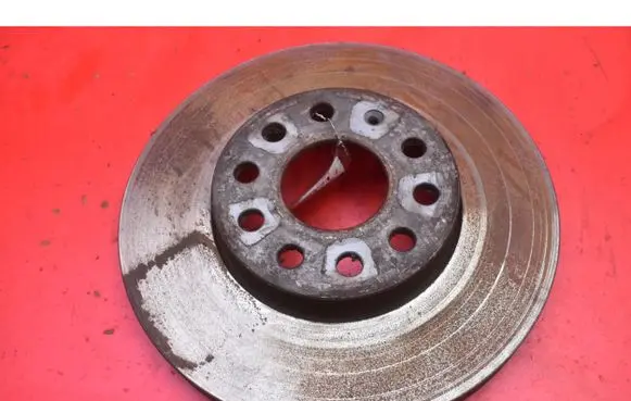 Volkswagen Golf V Front brake disc
