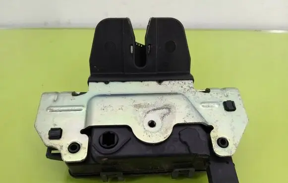 Opel Astra G Tailgate/trunk/boot lock/catch/latch 495058724