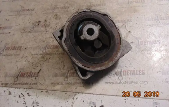 Mercedes-Benz A W169 Engine mount bracket A1692400918