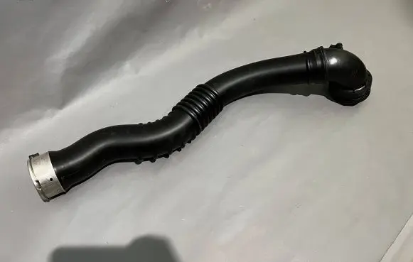 BMW 4 F36 Gran coupe Air intake duct part 13717597592