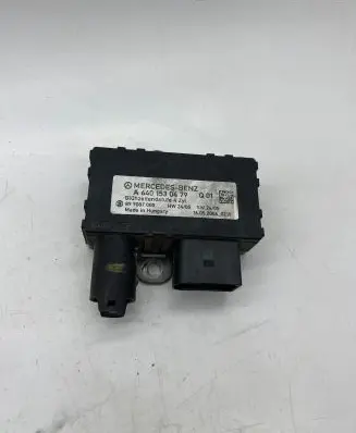 Mercedes-Benz B W245 Glow plug pre-heat relay A6401530479 899087000