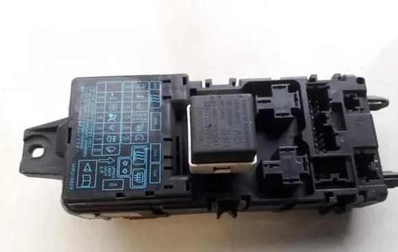 Mitsubishi Space Star Fuse box set mr318828 2h27-0008
