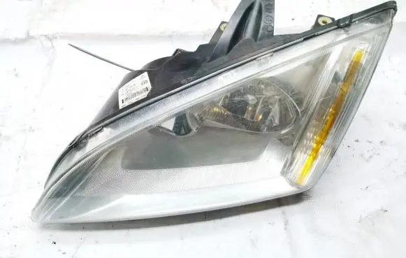 Ford Focus Headlight/headlamp 4m5113w030 4m51-13w030