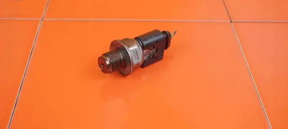 Opel Antara Fuel pressure sensor 9307Z528A Z22D1