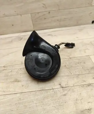 Volkswagen PASSAT B6 Horn signal 8C0951223