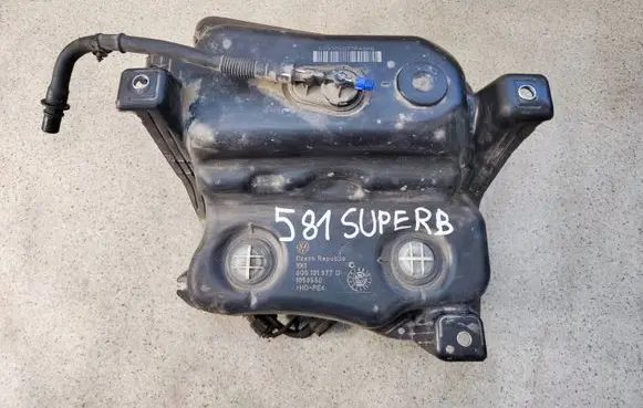 Skoda Superb B8 (3V) AdBlue liquid reservoir 3Q0131877D33 3Q0131877D