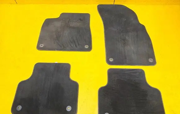 Audi Q7 4M Car floor mat set 4M1863011C 4M1863720B