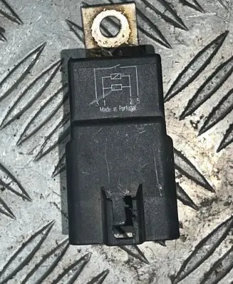 Volkswagen PASSAT B7 Other relay 3B0951253 1124 23136TV002051