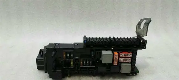 Mercedes-Benz E C207 W207 SAM control unit A2129000004