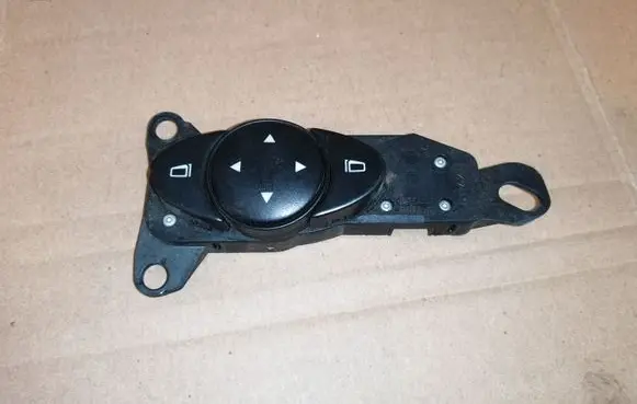 Mercedes-Benz E W211 Wing mirror switch 2118215379