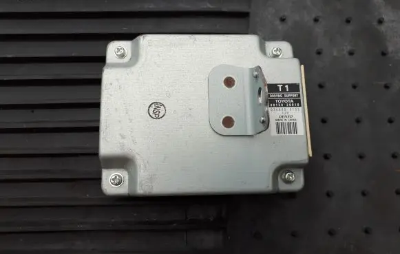 Toyota Avensis T270 Other control units/modules 8815020010