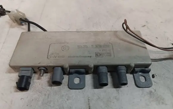 BMW 5 E39 Aerial antenna amplifier 8378090