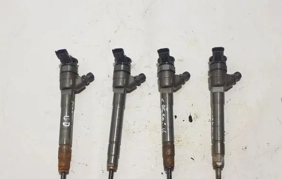 Nissan Qashqai Fuel injector 0445110546