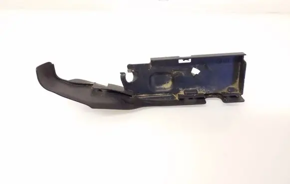 Audi Q3 8U Other engine bay part 8U0823629