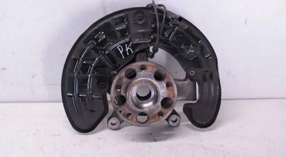 Front wheel hub