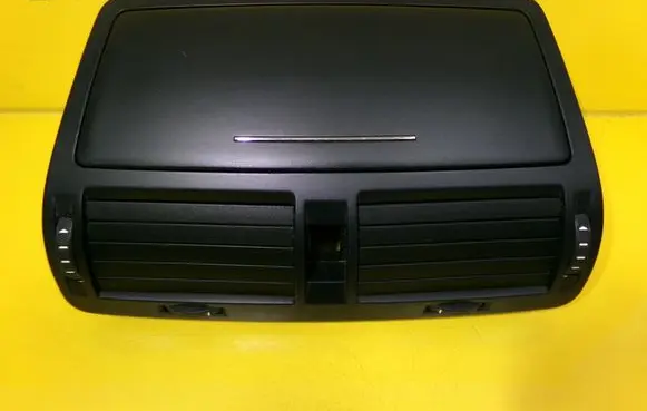 Skoda Octavia Mk2 (1Z) Dash center air vent grill 1Z0820951