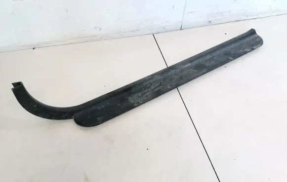 Mitsubishi Lancer Front sill trim cover MB947231