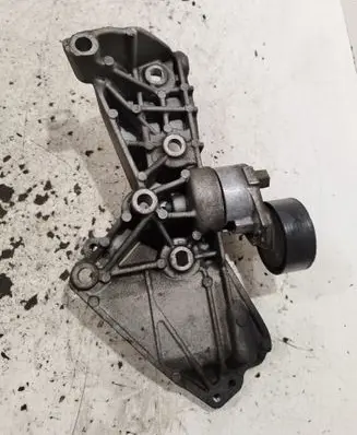 Renault Laguna III Generator/alternator bracket 8200669495