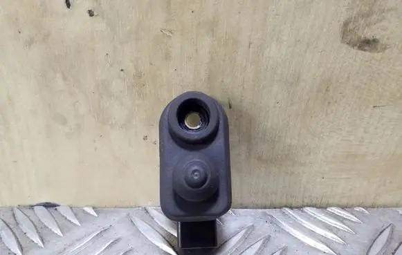 Peugeot 4007 Front door sensor 