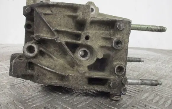Peugeot 206 Engine mount bracket 9431140021