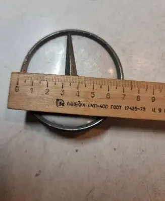 Mercedes-Benz SL R230 Non-original wheel cap merc