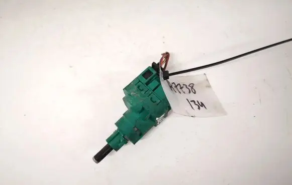 Volkswagen Golf IV Brake pedal sensor switch