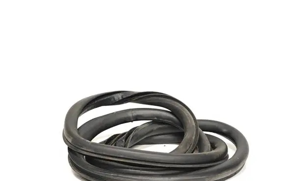 Volvo V40 Rear door rubber seal (on body)