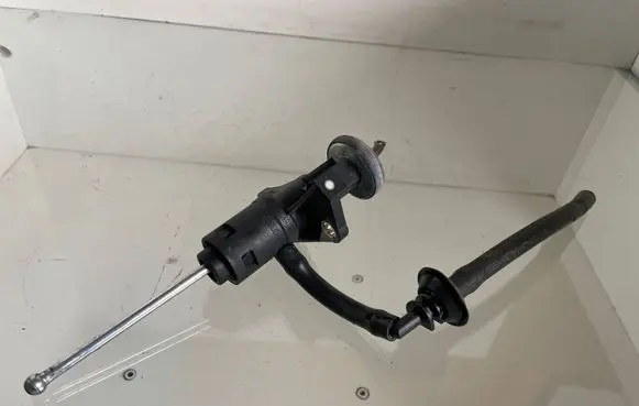 Audi A4 S4 B7 8E 8H Clutch master cylinder 8E1721401A