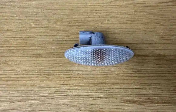Toyota Auris 150 Front fender indicator light 8173002080