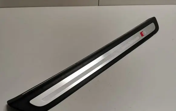 Audi Q5 SQ5 Front sill trim cover 8R0853373