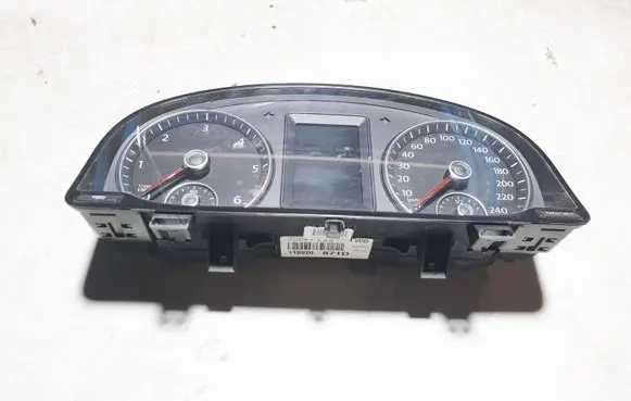 Volkswagen Touran II Speedometer (instrument cluster) 1T0920871D