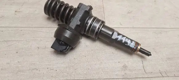 Skoda Octavia Mk2 (1Z) Fuel injector 038130073AG 038130073