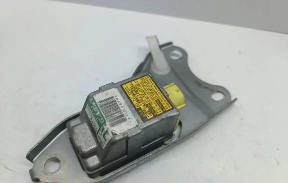 Toyota Avensis Verso Airbag deployment crash/impact sensor 8983044010