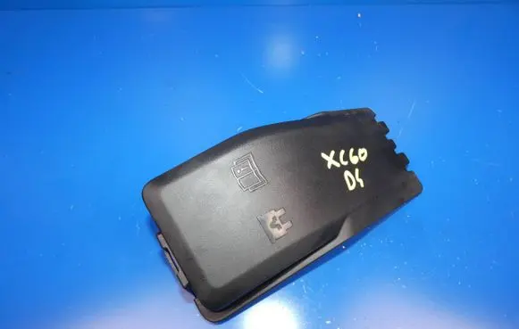 Volvo XC60 Fuse box cover 31346538