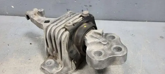 Jeep Cherokee Gearbox mounting bracket P68190606AE