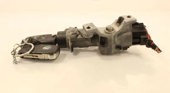 Skoda Fabia Mk2 (5J) Ignition lock 4B0905851C