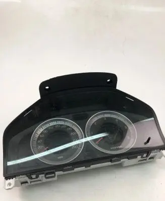 Volvo S60 Speedometer (instrument cluster) 31327582AA