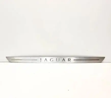 Jaguar XK - XKR (A) pillar trim C2P10914