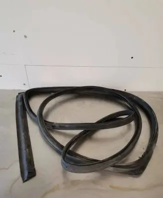 Opel Mokka X Rubber seal rear door 42385183