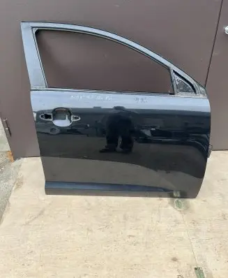 KIA Sportage Front door