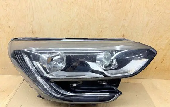 Renault Megane IV Headlight/headlamp 260108478R