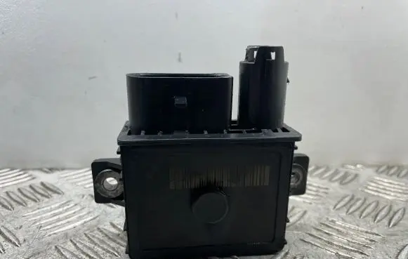 Glow plug pre-heat relay