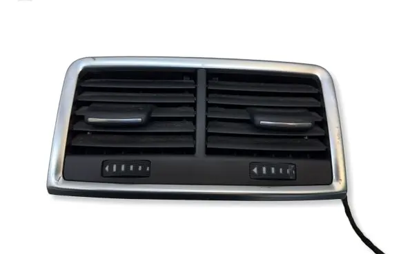 Audi Q7 4L Rear air vent grill 4L0819203