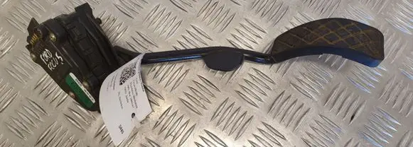 Ford Focus Accelerator throttle pedal 8D2721523B